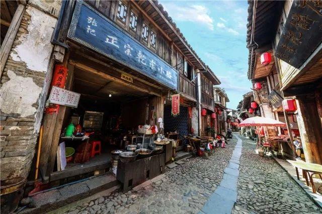 1884年的今天,称霸亚洲的“定远”和“镇远”号铁甲舰装备完成